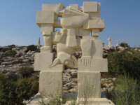 Кажется, это (критский) Минотавр (Μῑνώταυρος), но после проделок кубистов/абстракционистов/сюрреалистов. 😁