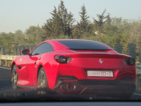 Ощущаю превосходство, когда на нашем маленьком “Hyundai i20” мы обгоняем “Ferrari Portofino”!.. 😛
