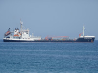 “Island Challenger” – танкер нефтепродуктов, зарегистрированный за номером IMO 8711863, в момент фотографирования находившийся на рейде у Лимасола (Λεμεσός).
