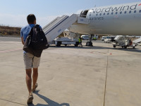 Редкий кадр моей посадки в самолёт (Nordwind Airlines), потому что обычно эта посадка проходит очень быстро, и мне надо следить за моими детьми.