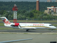 Пассажирский самолёт Bombardier CRJ-200ER российской авиакомпании “RusLine” с бортовым номером RA-67138 в аэропорту Внуково (VKO).