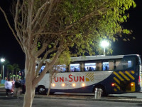Это автобус не наш (у нас был микроавтобус), но нашего туроператора, не “Un & Sun” 😃, а “Fun & Sun” – бывшего российского подразделения международного туроператора “TUI” (Touristik Union International).