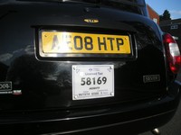 Городок Коулсдон (Coulsdon). Марка кэбов – LTI, то есть “London Taxis International”, всё строго лицензировано.