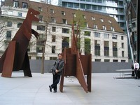 Лондон (London), Сити (the City of London). Выставка фанерных динозавров. 😊