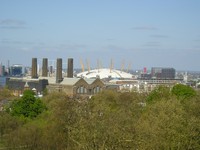 Лондон (London), Гринвич (Greenwich). Вид на старую ТЭЦ и Купол тысячелетия (the Millennium Dome) – какого-то странного ёжика. 😊
