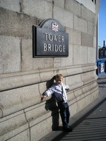 Лондон (London), Тауэрский мост (Tower Bridge). Табличка с названием для непонятливых. 😊