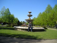 Лондон (London), Регент-парк (Regent's Park). Один из множества фонтанов на центральной аллее.