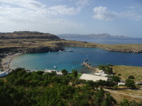 Бухта Линдоса (κόλπος Λίνδου), тоже в форме сердца (если приглядеться и/или пофантазировать).