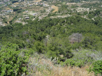 Вид с горы Филеримос (Φιλέρημος) на низины и греческие домики и сельхозугодья там.