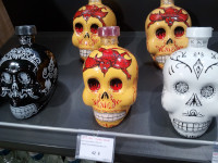 К чему ведёт употребление текилы… 💀 Производитель текилы в такой упаковке как бы намекает, к чему ведёт употребление текилы… 😈