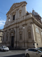 Базилика святого Андрея в долине (Basilica di Sant'Andrea della Valle, 1650) на улице Виктора Эммануила II (Corso Vittorio Emanuele).