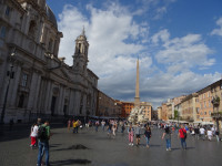 Площадь Навона (Piazza Navona) с Церковью святой Агнессы при агоне (Chiesa di Sant'Agnese in Agone, 1672) и фонтаном 4-х рек (Fontana dei Quattro Fiumi, 1651) с псевдоегипетским обелиском (80-е годы).