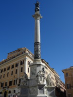 Колонна Непорочного зачатия (Colonna della Immacolata Concezione, XIX век) на площади Миньянелли (Piazza Mignanelli).