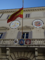 Посольство Испании при Святом Престоле (Embajada de España ante la Santa Sede, 1622), то есть при Ватикане (Status Civitatis Vaticanæ), расположено во Дворце Испании (Palacio de España, Palazzo di Spagna) на её же площади (Plaza de España, Piazza di Spagna).