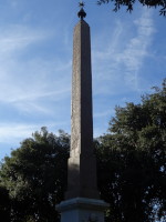 Обелиск Пинчиано (Obelisco Pinciano) – это 1 из 13-ти римских обелисков (которые на самом деле древнеегипетские), установленный на бульваре Обелиска (Viale dell'Obelisco) в парке виллы Боргезе (Villa Borghese).