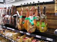 Пуэрто-де-Сантьяго (Puerto de Santiago), универсам Lidl. Вот оно, настоящее мясное изобилие, торжество гурмана-мясоеда и… нарушителя российских гастрономических запретов. 😊