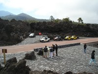 Национальный парк Тейде (Parque nacional del Teide). Одна из первых смотровых площадок, всё культурно и для автопутешественников удобно.