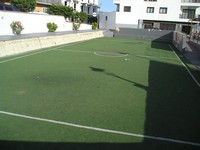 Пуэрто-де-Сантьяго (Puerto de Santiago), улица Кузнеца (Calle Herrador). Вот в Испании почему всё так хорошо с футболом? В том числе потому, что есть много вот таких, пусть даже небольших, но бесплатных футбольных полей во дворах.