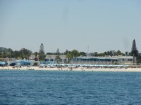 Территориальные воды Туниса. Вид на пляж нашей гостиницы Selima Club с моря.