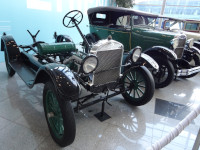 Экспонат выставки старинных автомобилей в аэропорту Домодедово: Ford Model T (1908 – 1927), также известный как «Жестяная Лиззи» (Tin Lizzie).