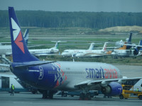 Самолёт Boeing 737-800 с бортовым номером VQ-BBY российской авиакомпании “SmartAvia”.