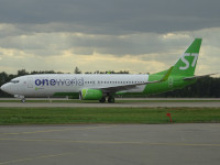 Самолёт Boeing 737-800 с бортовым номером VQ-BKW российской авиакомпании “S7 Airlines” / «Сибирь».