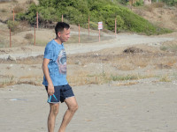 Игра в пляжный волейбол с турками: я чем-то непонятно довольный. 😊