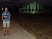 Название турецкого города Манавгат (Manavgat) упорно кажется мне каким-то внеземным, «пришельческим» – потому что-то в сказочной повести Александра Волкова «Тайна заброшенного за́мка» (1976/1982) пришельцы-захватчики назывались менвитами.