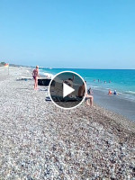 Круговой обзор (почти полные 360°) мелкогалечного пляжа нашей гостиницы “Throne Beach Resort & Spa” (видеозапись).