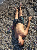 Кто-то из родных воспользовался беззащитным состоянием загорающего меня (полная версия)!.. 😊