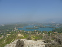 «Лучше гор могут быть только горы», поэтому вот вам ещё горизонтальный вид № 1/4 на реку Манавгат (Manavgat) и/или её водохранилища с окружающих гор.