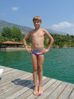 Буквально за 3 года этот мальчик, мой первенец 😍, вымахал, обрёл отличный мышечный каркас (в основном, благодаря регулярным подтягиваниям) и превратился в парня. 💪