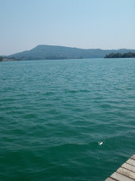 Водохранилище на реке Манавгат (Manavgat), а за ним гора.