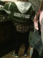 “SHRPFME” – то ли это подделка под марку “Supreme” в стиле “abibas” 😁, то ли чья-то собственная марка, то совершенно непроизносимая. 🤦