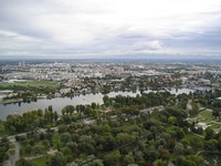 Вена, Дунайская башня, смотровая площадка. Вид на Дунайский парк, Альтернативный Дунай и город.