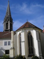 Братислава, улица Францисканцев (Františkánska), Францисканский монастырь (Františkánsky kláštor) и Церковь Благовещения (Kostol Zvestovania).