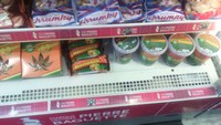 Братислава, аэропорт, зона беспошлинной торговли (Duty Free). Как мы видимо на прилавке, в «загнивающей Европе» совершенно свободно продаются продукты из марихуаны (cannabis). 😯